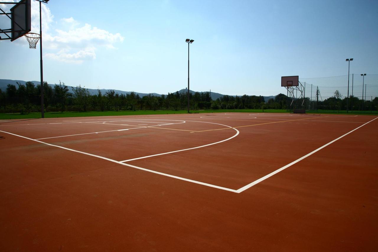 Campastrello Sport Hotel Residence カスタニェート・カルドゥッチ エクステリア 写真